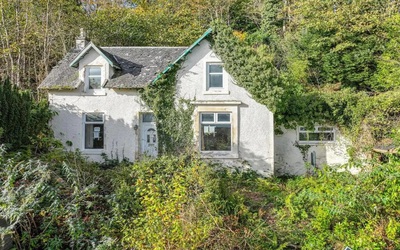 Ngôi nhà trông bình thường, bên trong ẩn chứa thông điệp đáng sợ