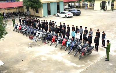 70 thanh niên mang hung khí đi giải quyết mâu thuẫn khiến 5 người nhập viện