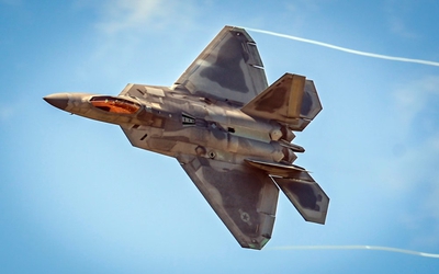 Những cỗ máy triệu đô: Cuộc đua giành ngôi vương bầu trời giữa các siêu tiêm kích