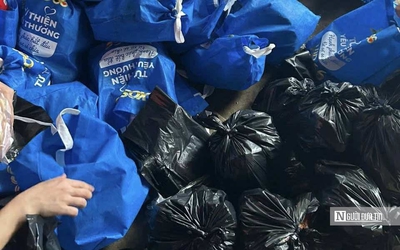 Nhóm người lạ giả danh đoàn từ thiện sau mưa lũ để lừa đảo người dân ở Huế