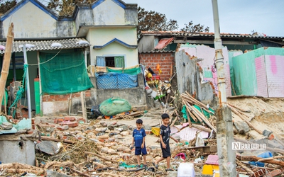 Hỗ trợ người dân dựng lại nhà sau bão lũ để kịp đón Tết