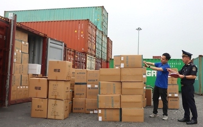 Ngành Hải Quan Công tác chống buôn lậu, gian lận thương mại trong 10 tháng