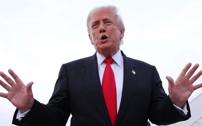 Ông Trump ủng hộ áp thuế quan 500% lên “khách quen” của dầu Nga