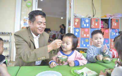 Những thầy giáo đặc biệt ở Thanh Hoá: 30 năm làm "người cha thứ 2" của trẻ