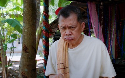 Nam NSƯT U60 bị con trai "thách thức" lấy vợ, nhan sắc "nhà gái" gây sốc