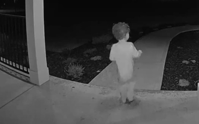 Người mẹ nhận cảnh báo lúc nửa đêm và điều cô thấy khiến ai cũng rùng mình