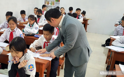 Tri ân thầy cô - Người đánh thức ánh sáng