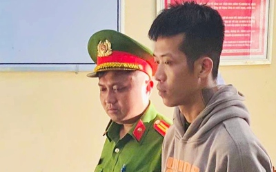 Say rượu đi tiểu trước nhà người khác, nam thanh niên bị đâm trọng thương