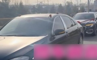 Cô dâu đòi tiền mới chịu xuống xe, chú rể lập tức tuyên bố hủy hôn