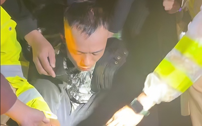 Bắt nghi phạm hiếp dâm, thủ dao nhọn trong người