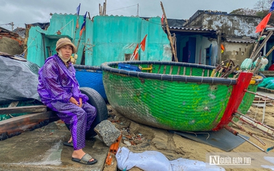 Chênh vênh làng chài ven biển trước thiên tai - Kỳ 1: Xuân Thạnh gắng gượng "hồi sinh" sau bão