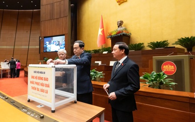 Bão lũ, thiên tai ác liệt đến đâu cũng qua đi, nhưng tình đồng chí, nghĩa đồng bào mãi còn ở lại