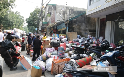 Từ Nghệ An gửi miền xa: Chở nặng nghĩa tình, san sẻ nỗi đau vùng lũ