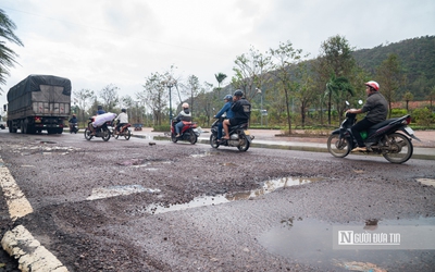 Sau lũ, xuất hiện hàng loạt ổ gà, ổ voi trên tuyến đường huyết mạch qua Quy Nhơn