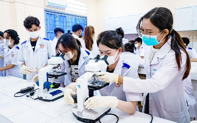 Bản tin 27/11: Điểm trúng tuyển vào ngành đào tạo bác sĩ các trường là bao nhiêu?