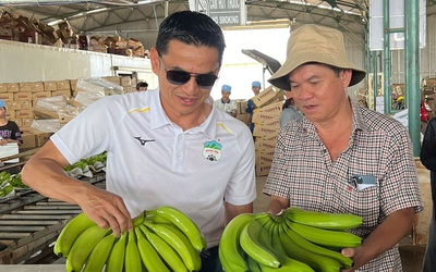 Ván bài mới của bầu Đức