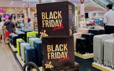 Black Friday 2025: Cửa hàng giảm giá "sập sàn", khách mua vẫn dửng dưng, thưa thớt