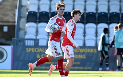 Clip: Cầu thủ 15 tuổi của Arsenal solo đỉnh cao ghi bàn vào lưới Bayern Munich