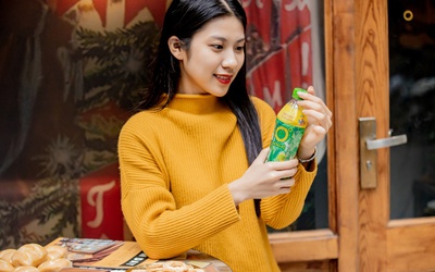 Giải nhiệt cuộc sống: Khi Gen Z biến mỗi ngụm trà để thư giãn tinh thần, cân bằng cuộc sống