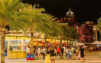 Cây thông bừng sáng: Phú Quốc chính thức bước vào mùa lễ hội rực rỡ nhất năm