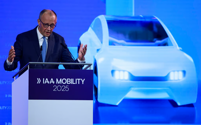 Đức muốn EU huỷ bỏ lệnh cấm xe xăng