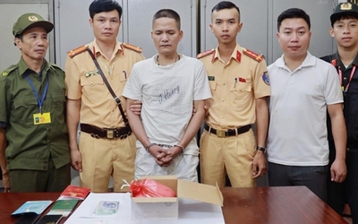 Bắt kẻ vận chuyển ma túy tinh vi, giấu "hàng" dưới nắp capo ô tô