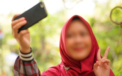 Người đàn ông tấn công vợ vì liên tục đăng ảnh tự sướng lên Facebook