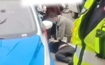 Tài xế taxi ngã gục rồi tử vong sau cuộc cãi vã với khách