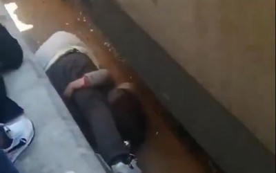 Cha nhảy xuống đường ray xe lửa để cứu con gái và cái kết