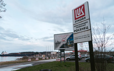 Các nước EU tìm cách bảo vệ nhà máy lọc dầu Nga trước lệnh trừng phạt mới của Mỹ