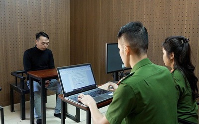 Khởi tố nhóm đối tượng cho vay nặng lãi qua app, lãi suất hơn 2.000%/năm