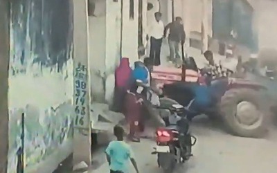 Tông bé trai tử vong, tài xế xe máy kéo bỏ trốn khỏi hiện trường