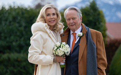 Tỷ phú đình đám kết hôn lần thứ 4 ở tuổi 82, cô dâu trẻ kém 20 tuổi