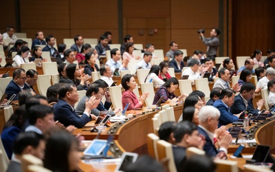 Thông qua Luật Báo chí (sửa đổi), cấp thẻ nhà báo lần đầu phải qua lớp bồi dưỡng nghiệp vụ