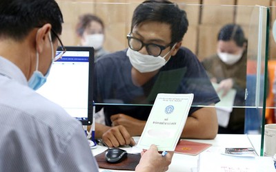 Có được cùng lúc tham gia BHXH bắt buộc và tự nguyện để được hưởng lương hưu cao hơn?