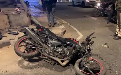 4 người trong gia đình tử vong khi xe máy đâm vào máy cày