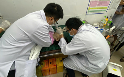 Điều tra vụ bé gái tử vong sau khi ăn cơm trưa ở lớp mẫu giáo