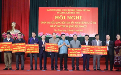 Công ty TNHH Kỹ thương Đông Đô trao tặng 17 bộ máy tính-chung tay thúc đẩy chuyển đổi số tại xã Lâm Thao-Bắc Ninh