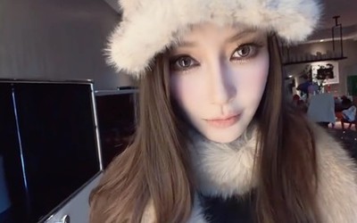 Angelababy xuất hiện với gương mặt lạ lẫm, gây tranh cãi