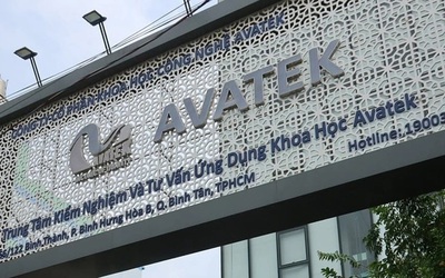 Sau lưng người chồng/vợ...