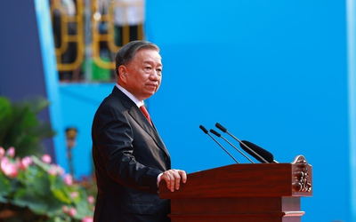 Quân đội nhân dân vững bước dưới cờ Đảng quang vinh