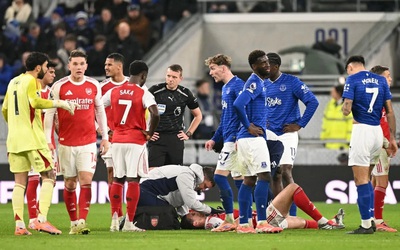 Tin xấu dồn dập Arsenal nguy cơ mất ngôi đầu?