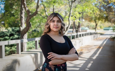 Nữ sinh 19 tuổi nhận bằng đại học chỉ 6 tháng sau khi tốt nghiệp trung học