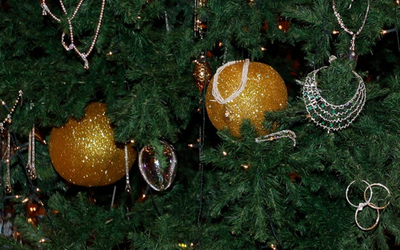 Chiêm ngưỡng những cây thông Noel đắt hơn cả xe sang