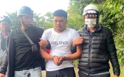 Bắt đối tượng dùng kéo tấn công vợ giữa đường