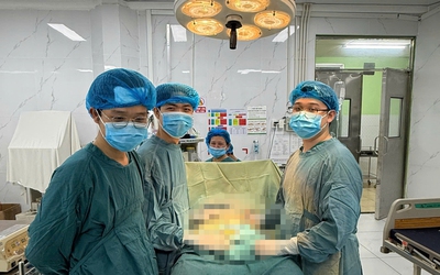 Can thiệp khẩn, giúp nam sinh 15 tuổi vượt qua ca bệnh nguy hiểm