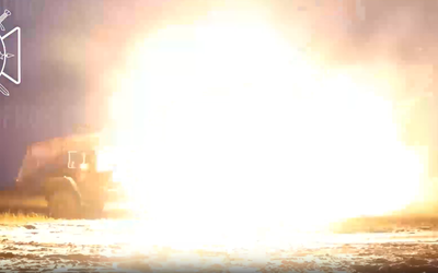 Hỏa lực TOS xuất trận: Tuyến phòng thủ Ukraine rung chuyển bởi đòn nhiệt áp