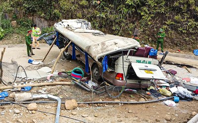 Lật xe làm 9 người tử vong: Cập nhật sức khỏe những nạn nhân được chuyển về Hà Nội cấp cứu