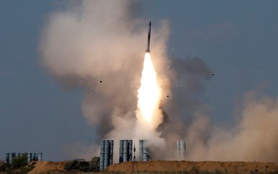 Khí tài đắt đỏ bị phá huỷ: Ukraine đánh trúng bệ phóng S-300V và 2 radar Niobiy-SV của Nga