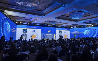 Nhà khoa học VinFuture hé lộ “vũ khí của tương lai” trong cuộc đối đầu với kháng kháng sinh và ung thư